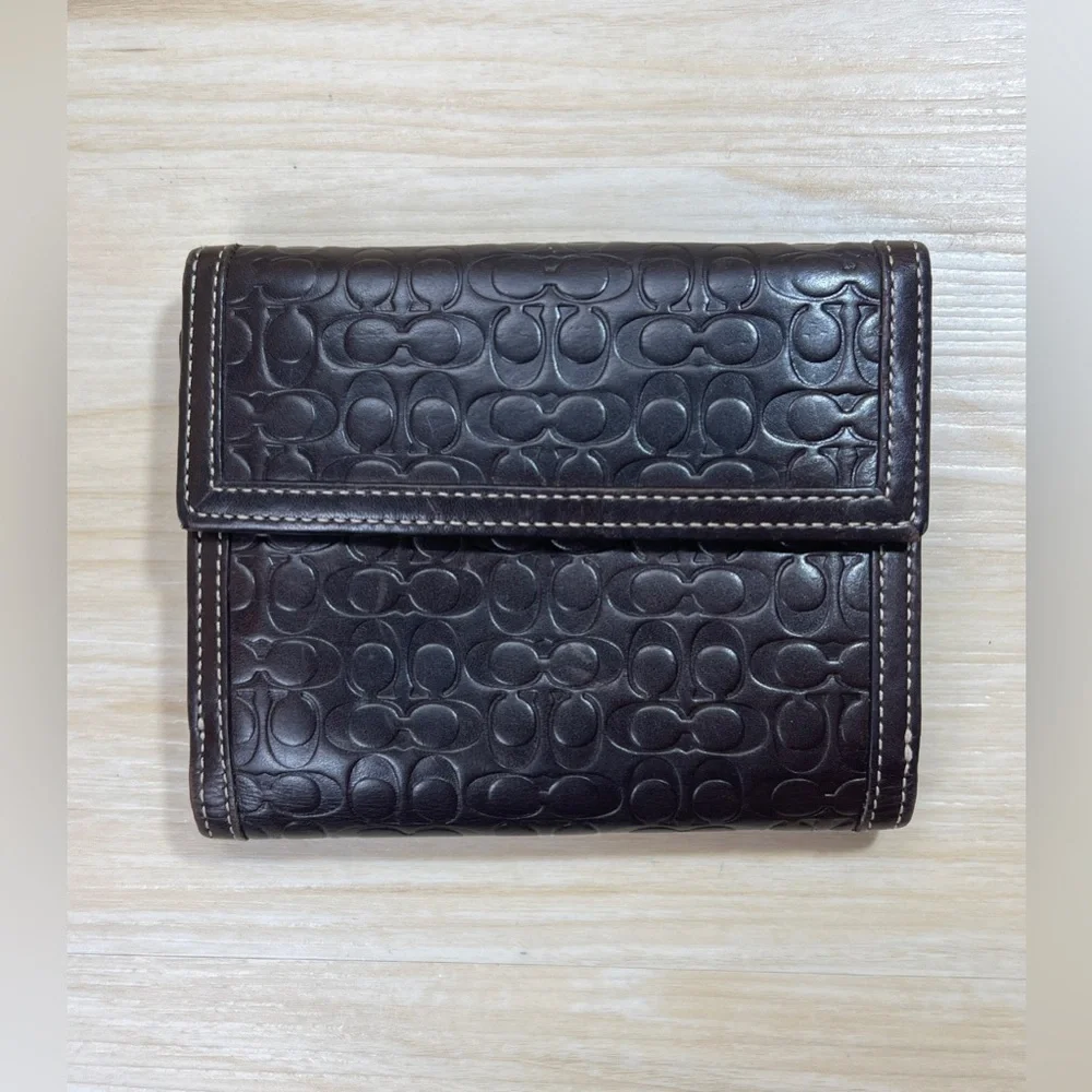 Vintage COACH Coach Brown-Black Embossed Leather Billfold Wallet